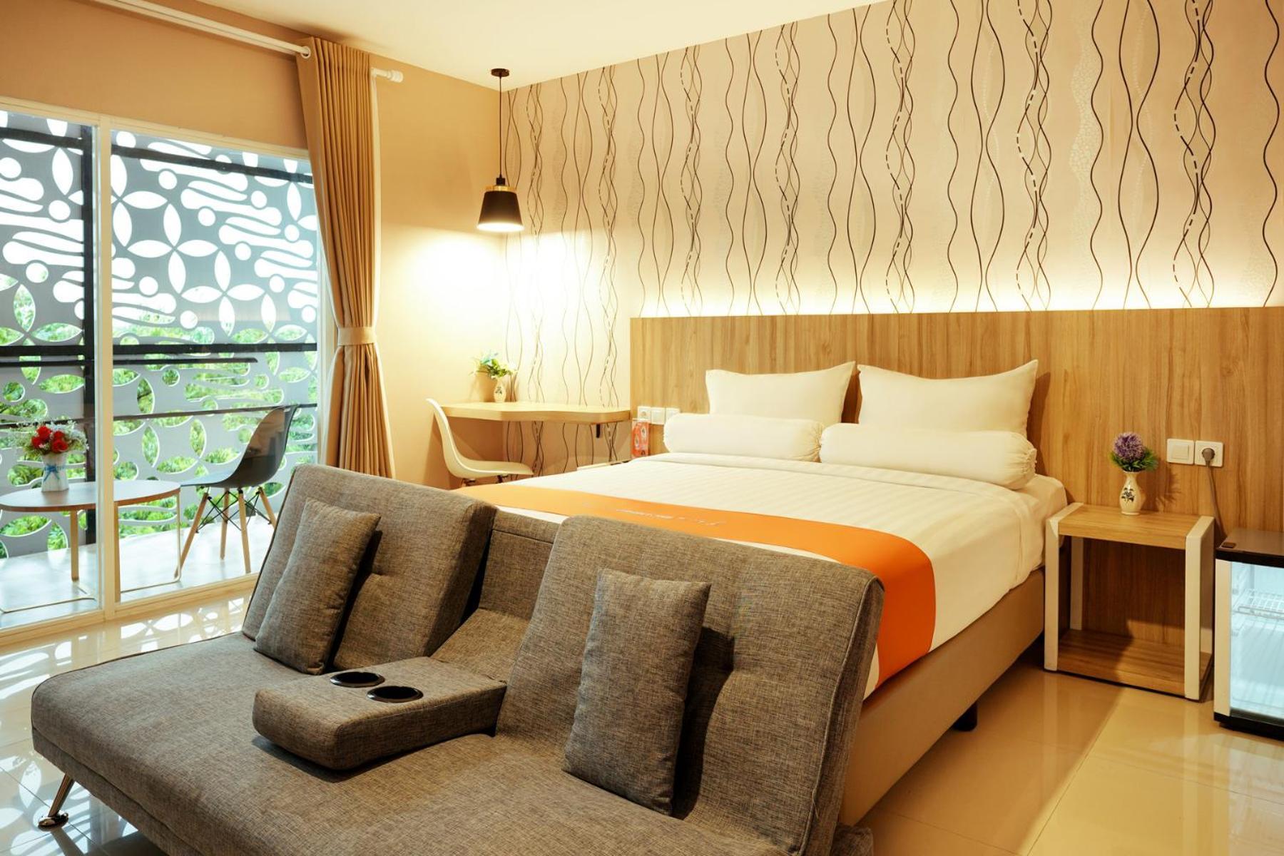 Front One Hotel Sragen Extérieur photo